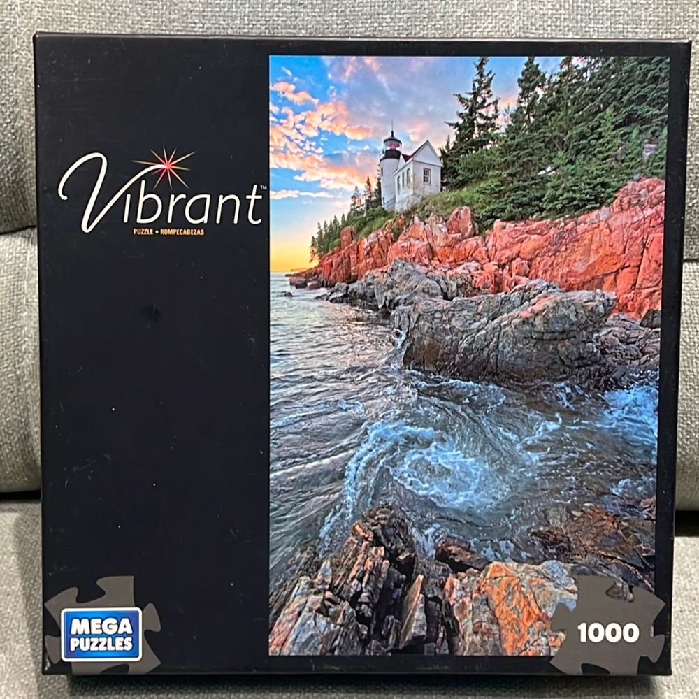 Mega Puzzles Vibrant 1000 piece Lighthouse puzzle SALE🔴3/$25!